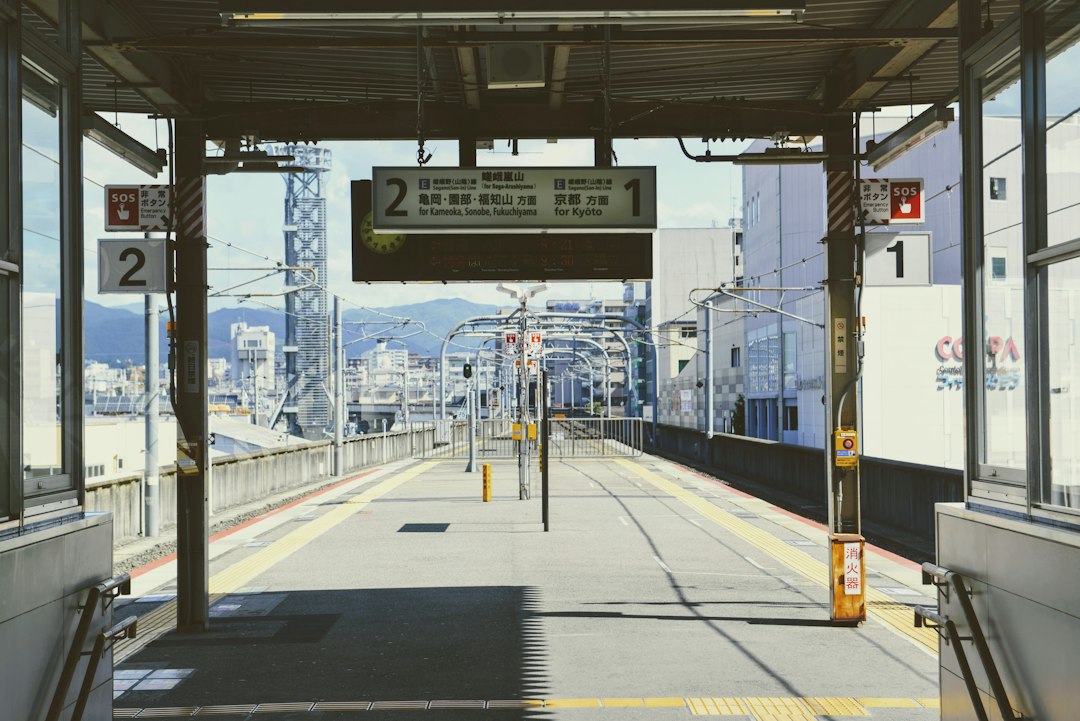 日本の鉄道と駅の旅行風景